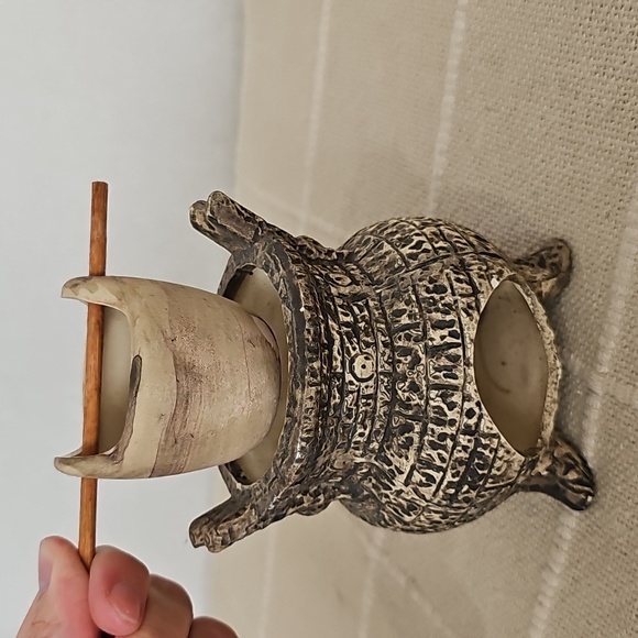 Essentual Oil & Wax Melt Warmer - Picture 4 of 6